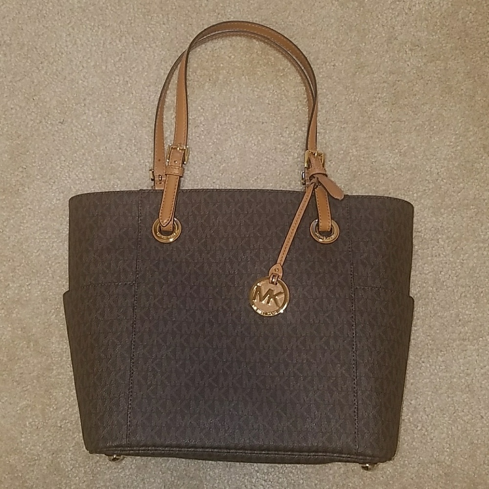 Michael Kors Jet set purse